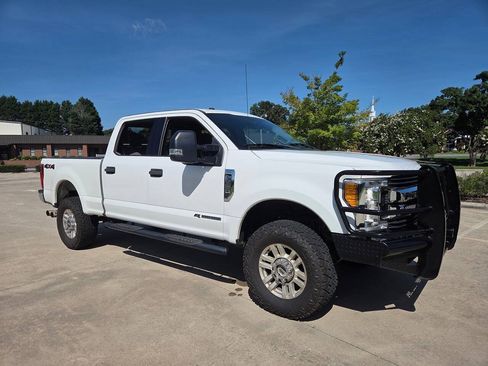 Used 2017 Ford F250 XLT AWD/4WD image 1