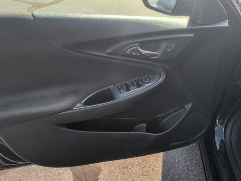 Used 2019 Chevrolet Malibu LT FWD image 17