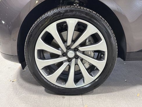 Used 2025 Land Rover Range Rover Long Wheelbase SE image 41