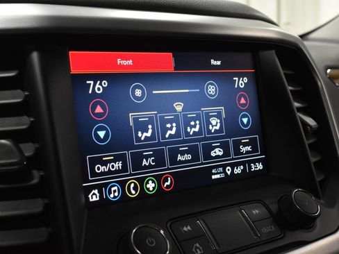 Used 2023 GMC Acadia SLE w/ Driver Convenience Package image 18