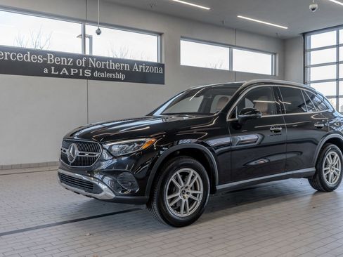 Used 2023 Mercedes-Benz GLC 300 image 3