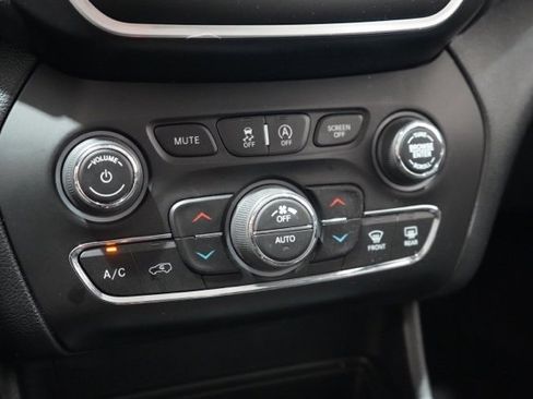 Used 2022 Jeep Cherokee Latitude Lux image 27