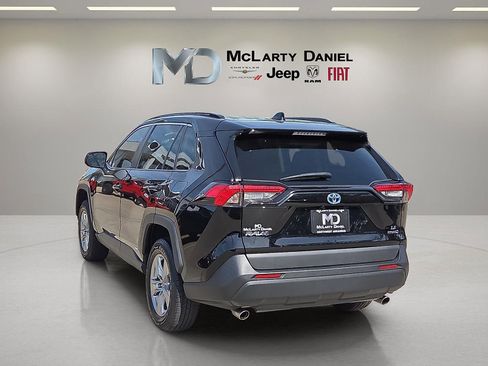 Used 2024 Toyota RAV4 LE AWD/4WD image 4