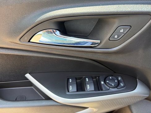 Used 2024 Chevrolet Trax LS w/ LS Convenience Package FWD image 14