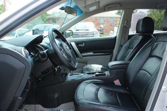 Used 2013 Nissan Rogue S w/ Special Edition Pkg FWD image 12