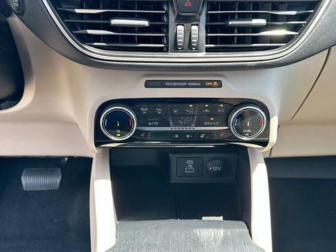 Certified 2022 Ford Escape SEL FWD image 16