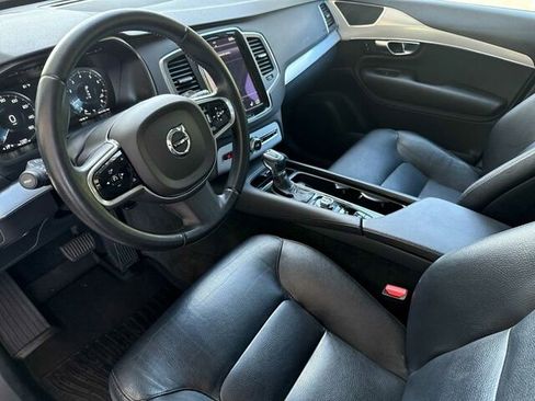Used 2017 Volvo XC90 T6 Momentum w/ Vision Package image 11