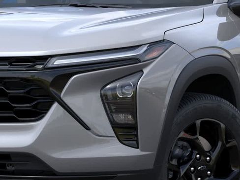 New 2026 Chevrolet Trax LT w/ Driver Confidence Package FWD image 10