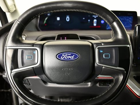 Used 2025 Ford Expedition Platinum AWD/4WD image 20