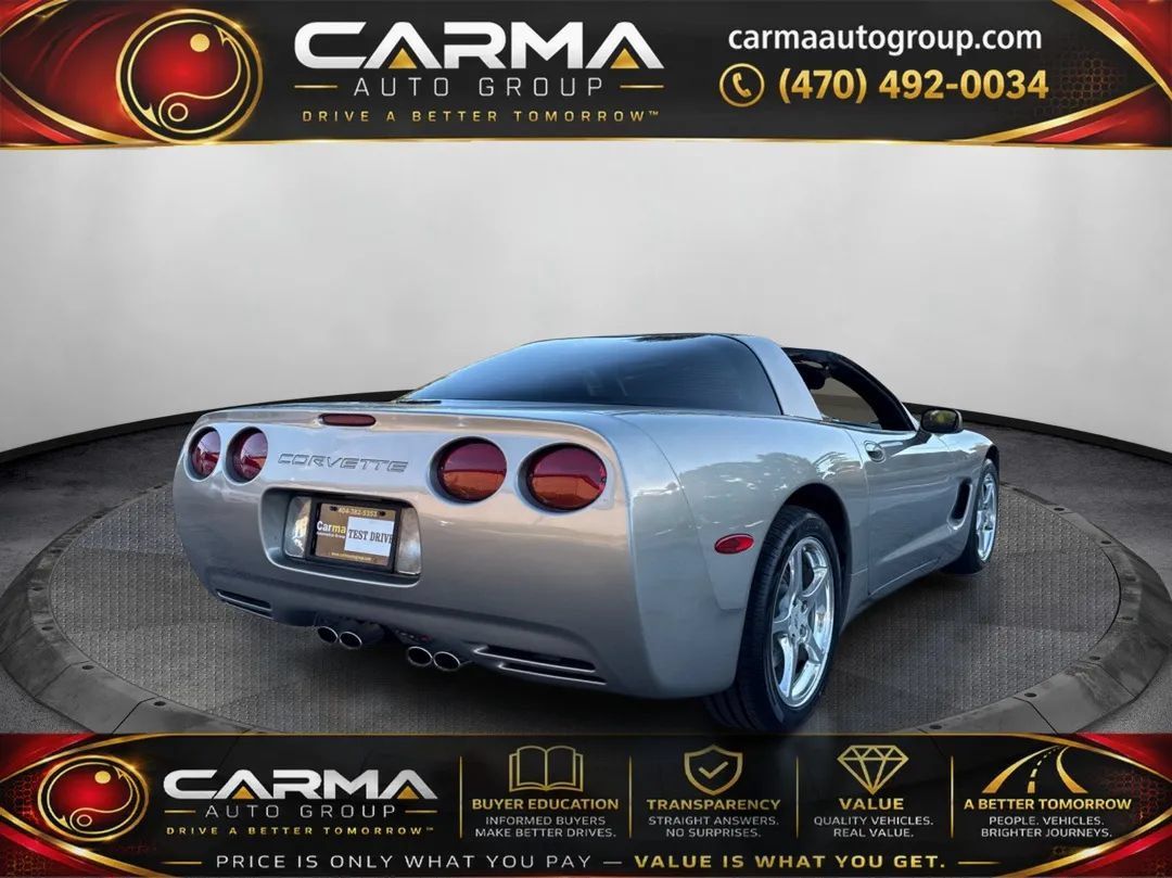 Used 2001 Chevrolet Corvette Coupe w/ Preferred Equipment Group2 RWD image 5