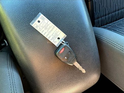 Used 2012 Jeep Wrangler Unlimited Sport image 11