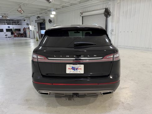 Used 2022 Lincoln Nautilus Reserve w/ Equipment Group 202A image 4