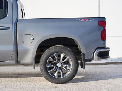 Used 2023 Chevrolet Silverado 1500 LT w/ Convenience Package II image 12