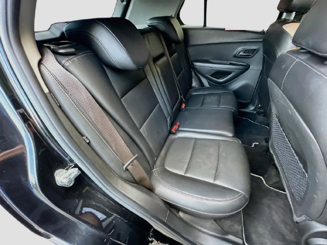 Used 2019 Chevrolet Trax Premier w/ Midnight Edition AWD/4WD image 27