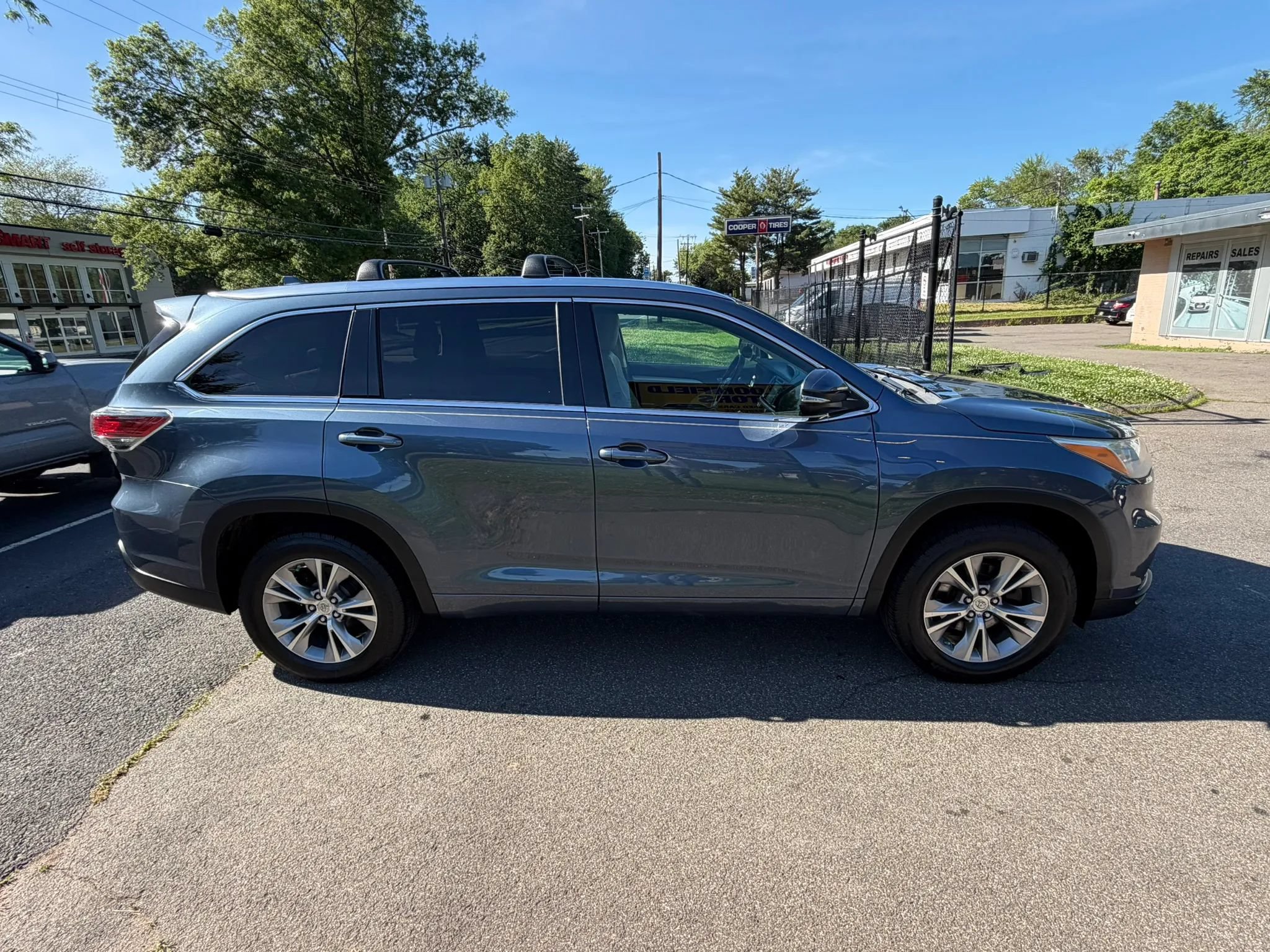 Used 2015 Toyota Highlander XLE FWD image 4