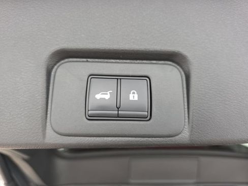 Used 2025 Nissan Rogue SV AWD/4WD image 35