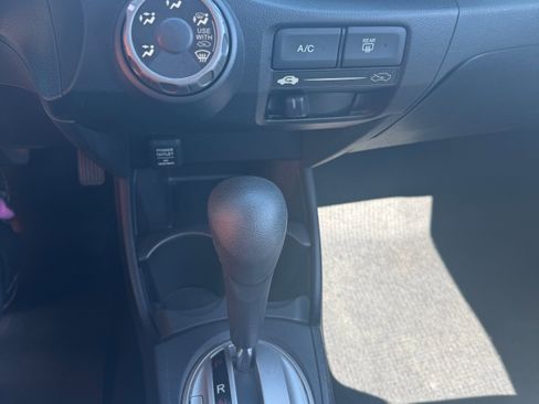 Used 2013 Honda Fit image 2