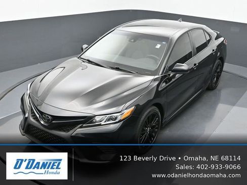 Used 2020 Toyota Camry SE FWD image 21