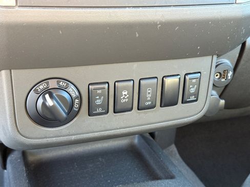 Certified 2021 Nissan Frontier SV image 29