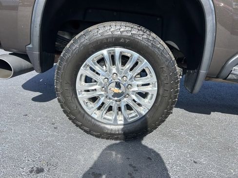 Used 2021 Chevrolet Silverado 2500 High Country w/ Z71 Off-Road Package image 7