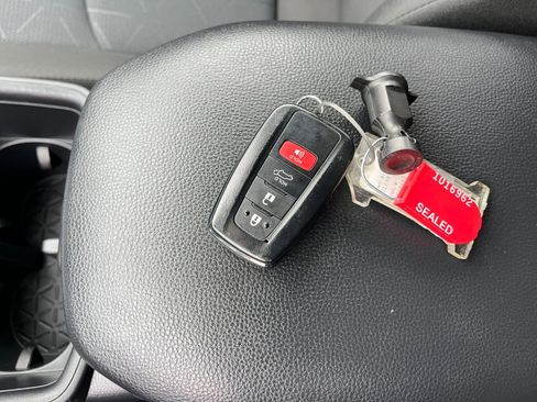 Used 2025 Toyota RAV4 XLE image 22