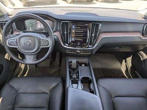 Used 2022 Volvo S60 B5 Momentum image 15