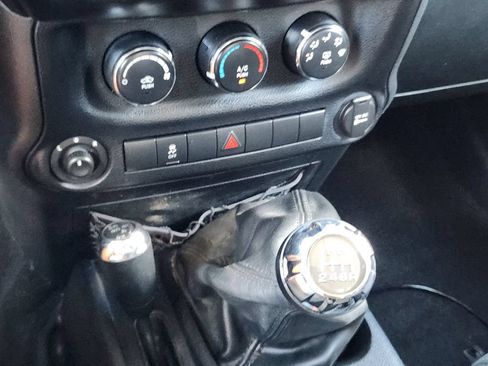 Used 2012 Jeep Wrangler Sport AWD/4WD image 22