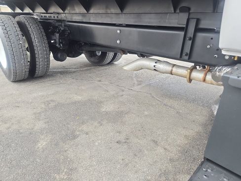 Used 2022 Ford F750 2WD Regular Cab Super Duty image 35