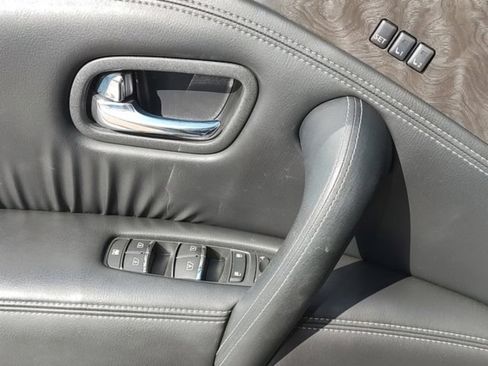 Used 2022 Nissan Armada Platinum w/ Captain's Chairs Package RWD image 25