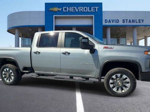 Used 2024 Chevrolet Silverado 2500 Custom w/ Custom Value Package AWD/4WD image 2