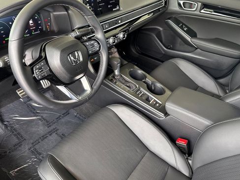 Certified 2025 Honda Civic Sport Touring image 4