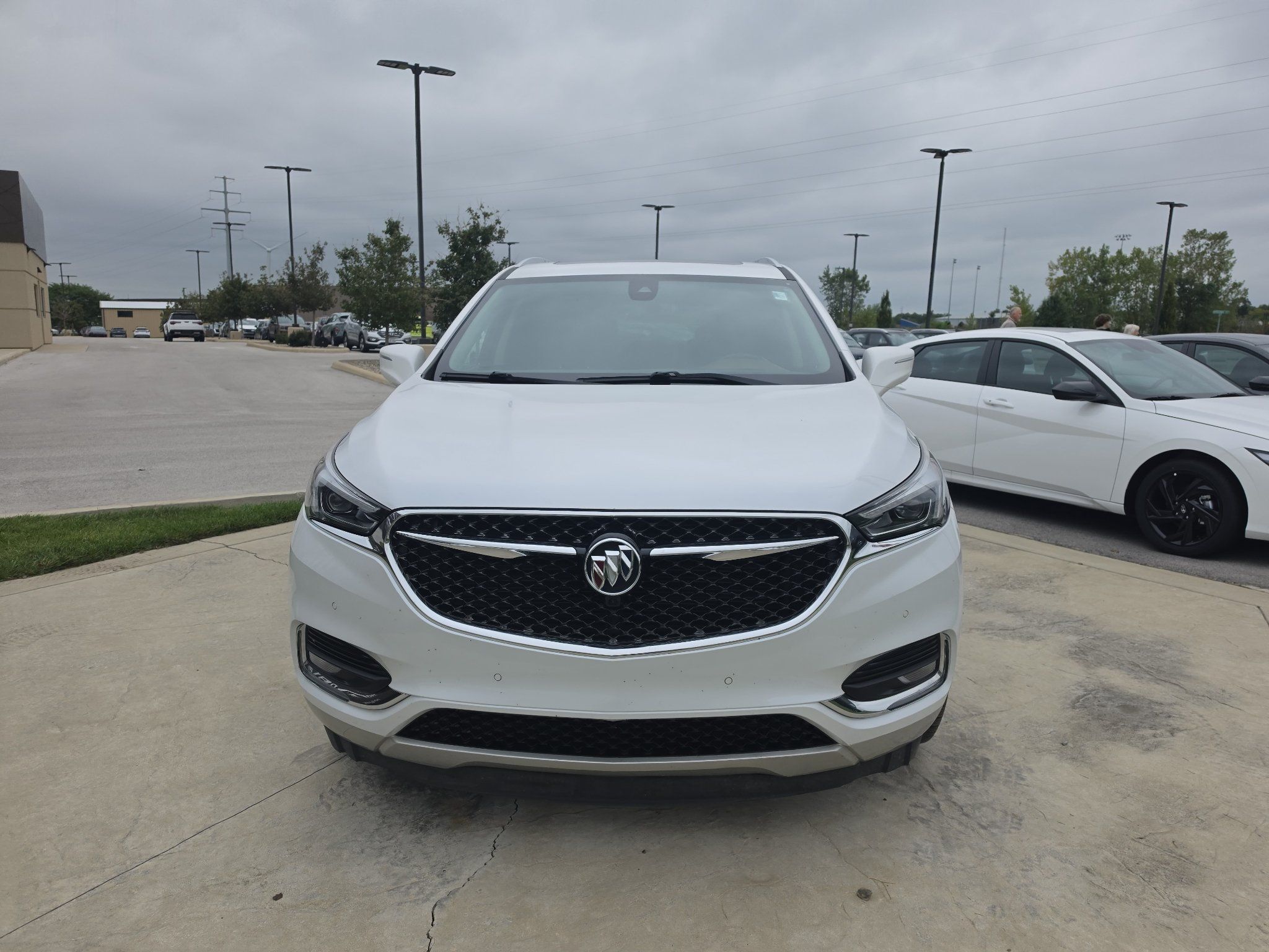 Used 2018 Buick Enclave Avenir AWD/4WD image 2