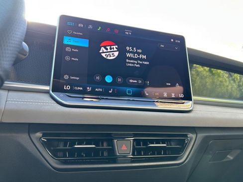 New 2026 Volkswagen Tiguan SE R-Line FWD image 33