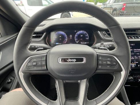 Used 2024 Jeep Grand Cherokee Altitude AWD/4WD image 25