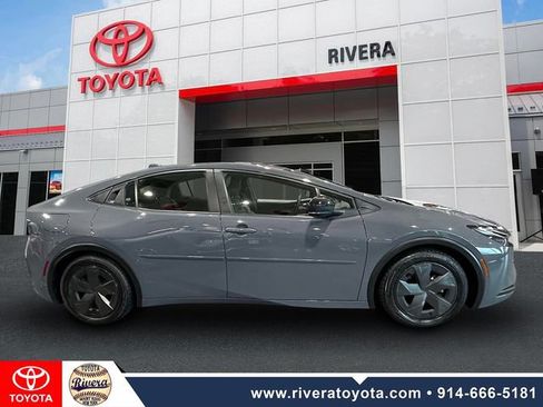 Used 2024 Toyota Prius Prime FWD image 2