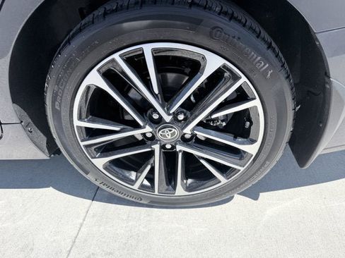 Used 2025 Toyota Camry XLE AWD/4WD image 26