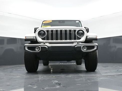 Used 2025 Jeep Wrangler Unlimited Sahara AWD/4WD image 43