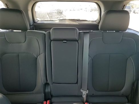 New 2025 Jeep Grand Cherokee Laredo X w/ Luxury Tech Group I image 32