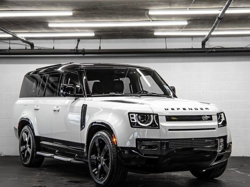 Used 2023 Land Rover Defender 130 X-Dynamic SE image 7