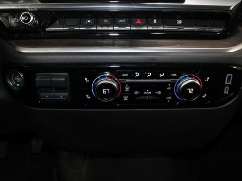 Used 2025 GMC Sierra 1500 SLT image 32