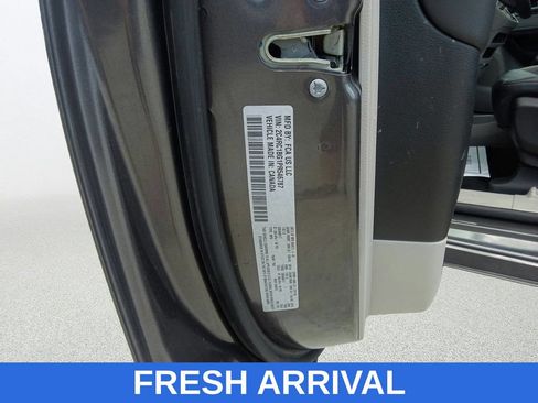 Used 2023 Chrysler Pacifica Touring-L FWD image 20