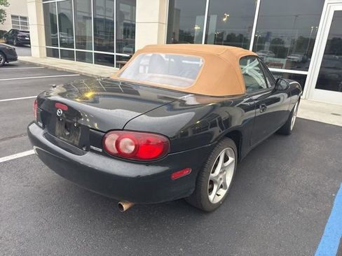 Used 2001 MAZDA MX-5 Miata RWD image 5