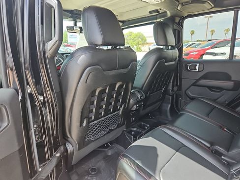 Used 2023 Jeep Gladiator Rubicon w/ Trailer Tow Package AWD/4WD image 19