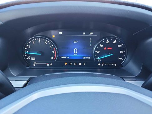 Used 2022 Ford Explorer XLT w/ Equipment Group 202A image 12