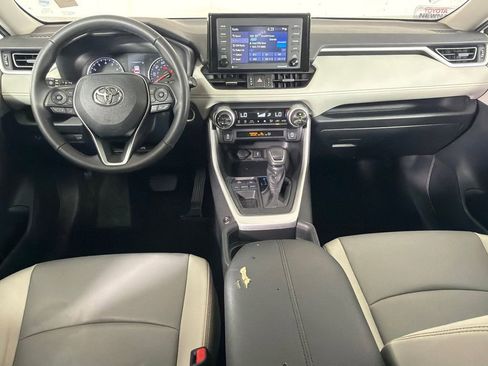 Used 2020 Toyota RAV4 XLE Premium FWD image 24