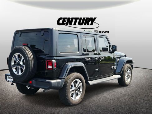 Used 2020 Jeep Wrangler Unlimited Sahara AWD/4WD image 4