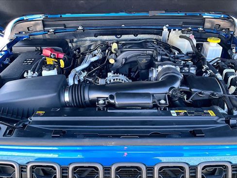 Used 2025 Jeep Gladiator Sport AWD/4WD image 32