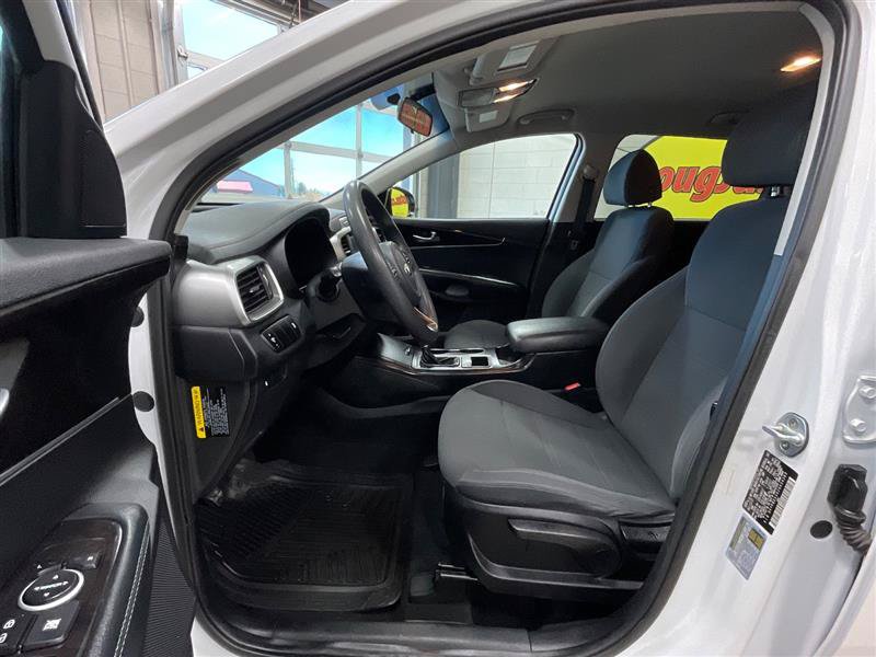 Used 2018 Kia Sorento AWD image 11