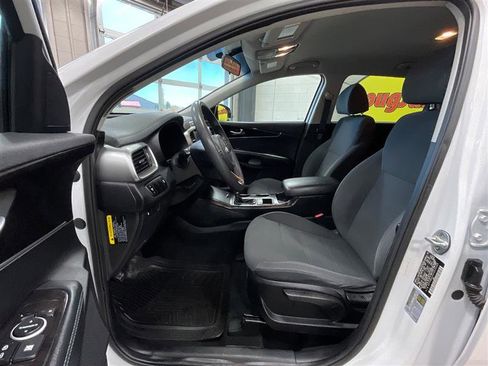 Used 2018 Kia Sorento AWD image 11