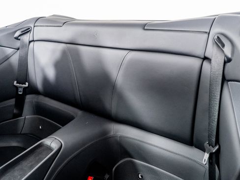 Used 2019 Ferrari Portofino image 36